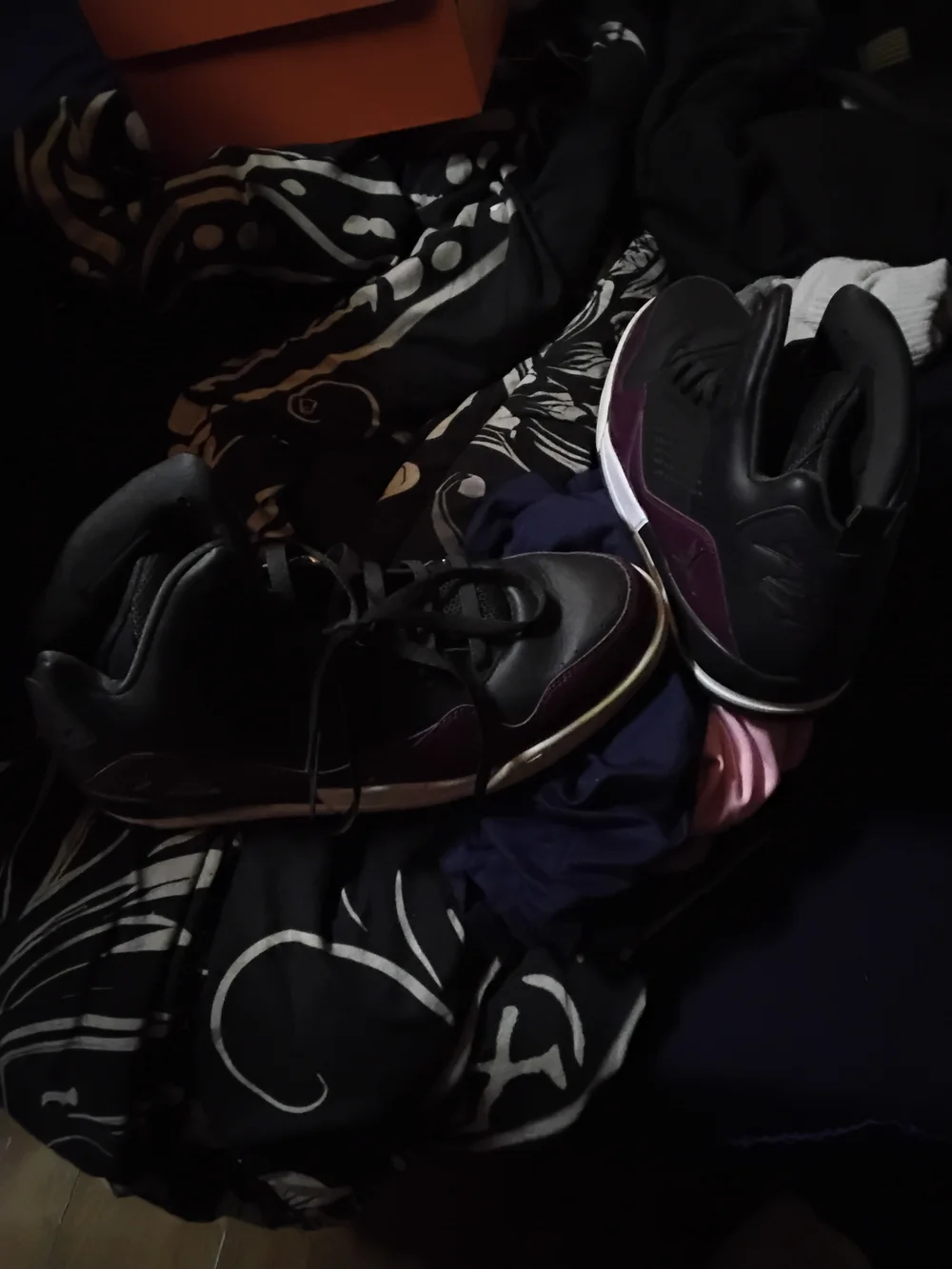 Jordan Men's Mid-Top Sneaker in Burgundy and Black